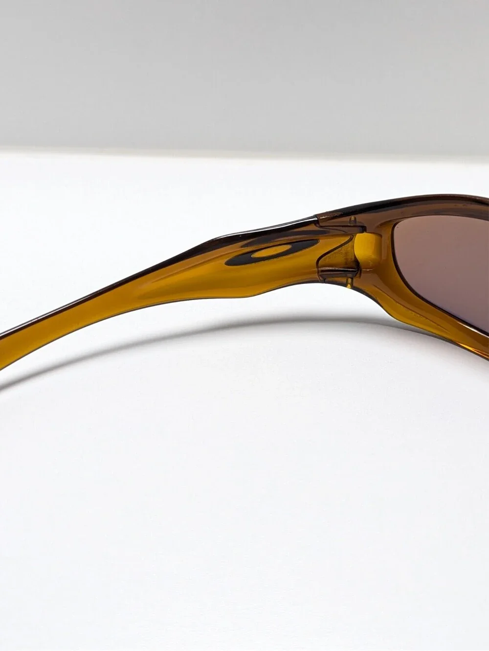 Oakley Monster Dog Gen 1 Gold Lenses UV Lens Brown Wrap Men’s Sport Sunglasses